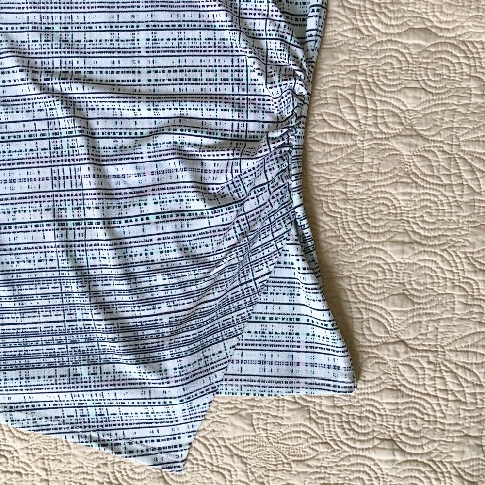 Ann Taylor Sleeveless Blouse - Picture 3 of 6